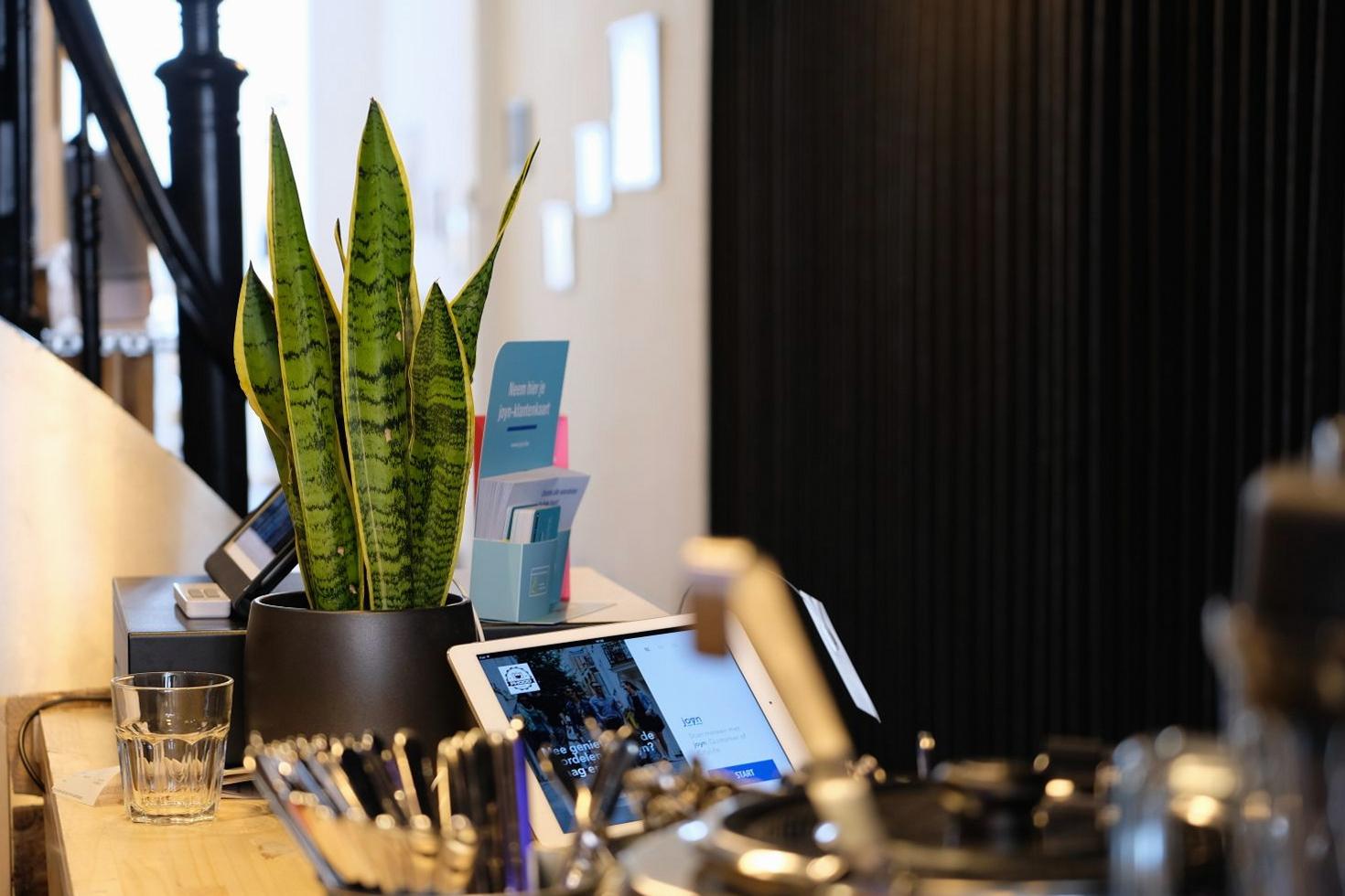 Clearledgerlabs Hotel Reception Desk